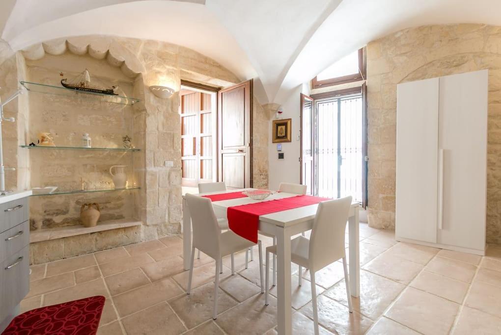 Dimora Del '500 In Zona Santa Croce Apartment Lecce Bagian luar foto